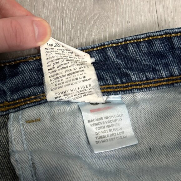 Vintage Y2K Tommy Hilfiger Men's Distressed Denim Blue Jeans - Size 32x30 - Picture 12 of 12